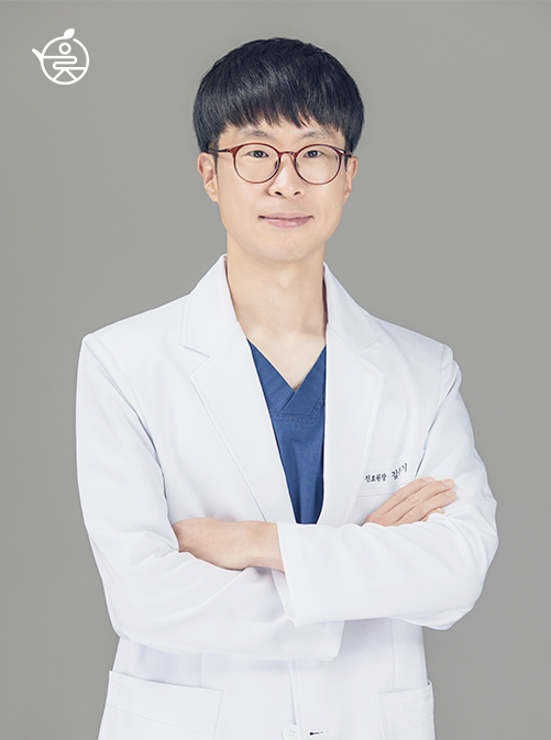 진료원장 한의사 김용기